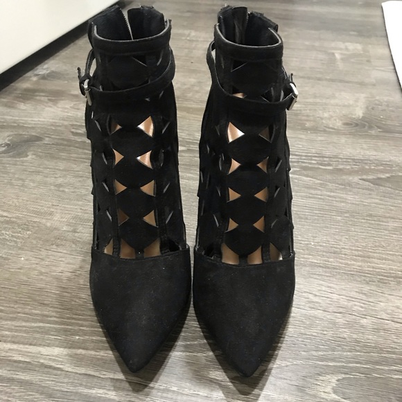 Report cut out heels 👠 - Picture 2 of 4